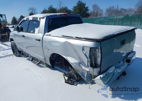 2010 Toyota Tundra Grade 5.7L V8 z USA, uszkodzony, nr VIN 5TFDW5F11AX134814